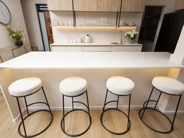 3 Bedroom Flat & Apartment