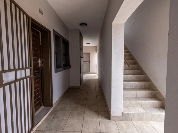 2 Bedroom Flat & Apartment