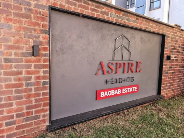 2 Bedroom Flat & Apartment