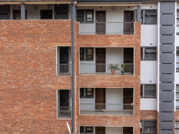 2 Bedroom Flat & Apartment