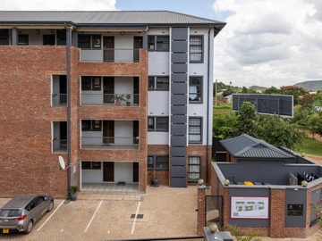 2 Bedroom Flat & Apartment